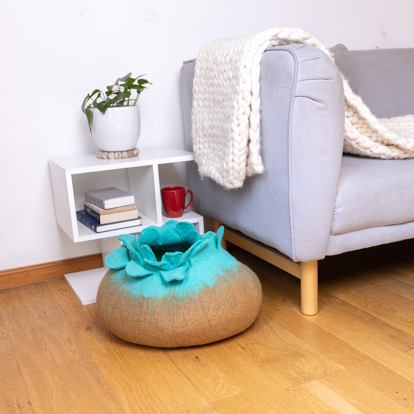 Floral Wool Cat House 100% New Zealand Wool handmade Lotus flower color floral blue brown 7kg -8kg 50 cm