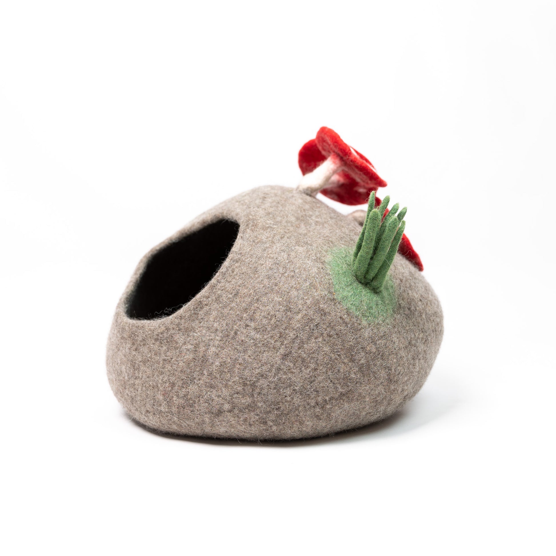 Mini Bug Mushroom Felt Cat Cave 100% New Zealand Wool handmade color floral red green brown 7kg -8kg 50 cm