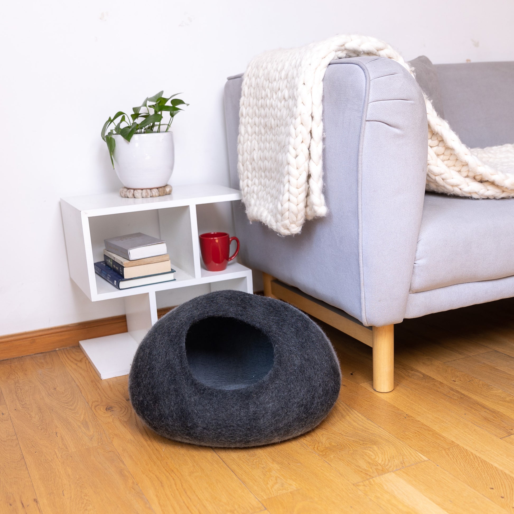 Wool Felt Gradient Cat Bed 100% New Zealand Wool color black gray 