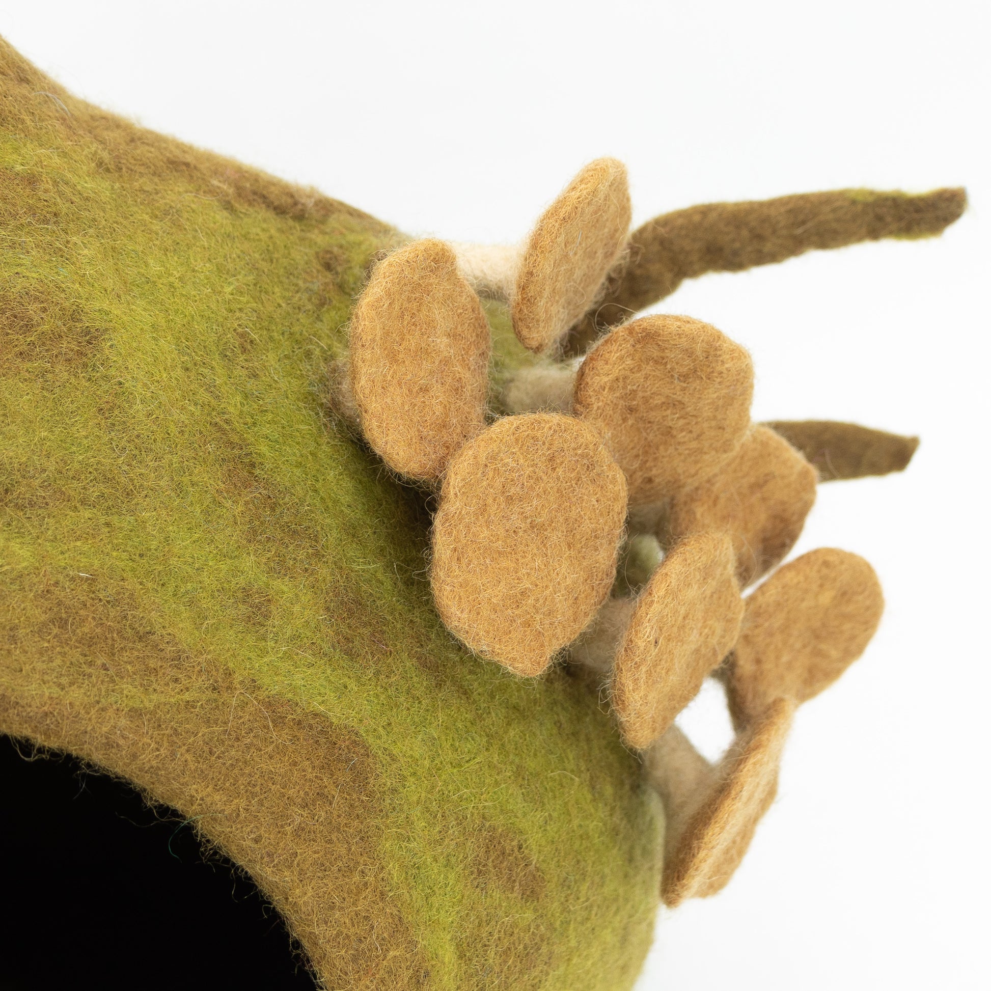 Whiskers Home Mushroom Design Felt Cat House Comfortable and Stylish Pet Cave color green brown