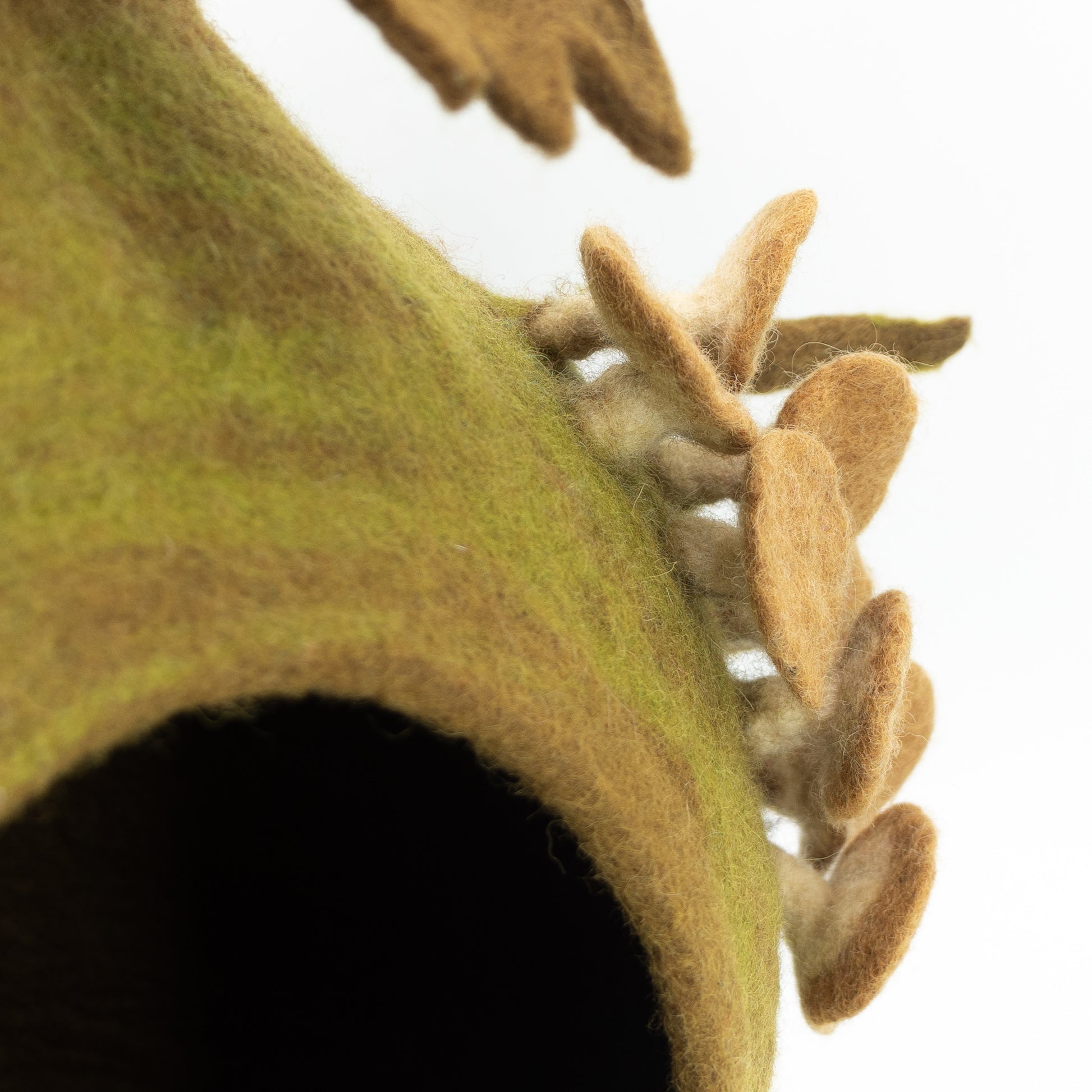 Whiskers Home Mushroom Design Felt Cat House Comfortable and Stylish Pet Cave color green brown