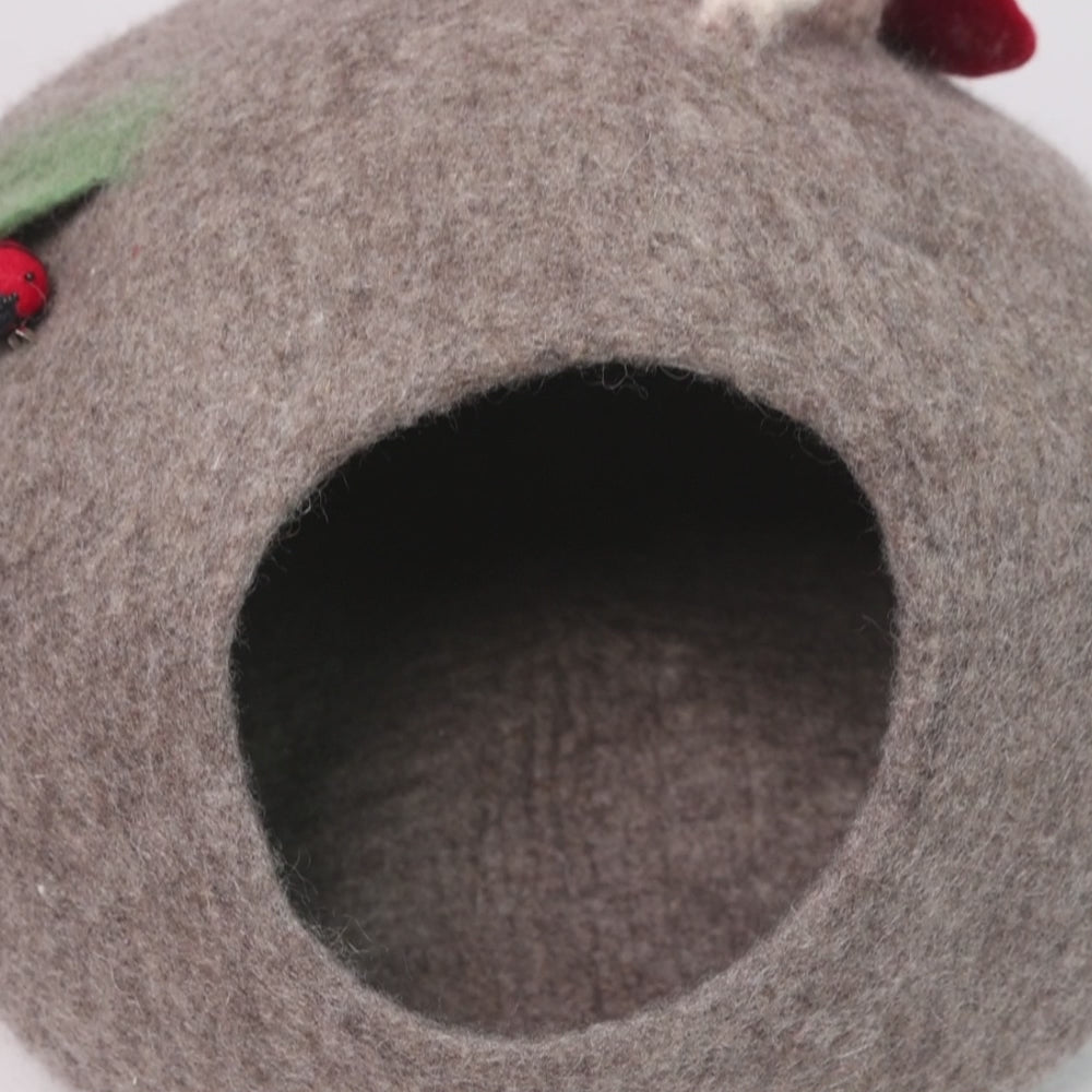 Mini Bug Mushroom Felt Cat Cave 100% New Zealand Wool handmade color floral red green brown 7kg -8kg 50 cm