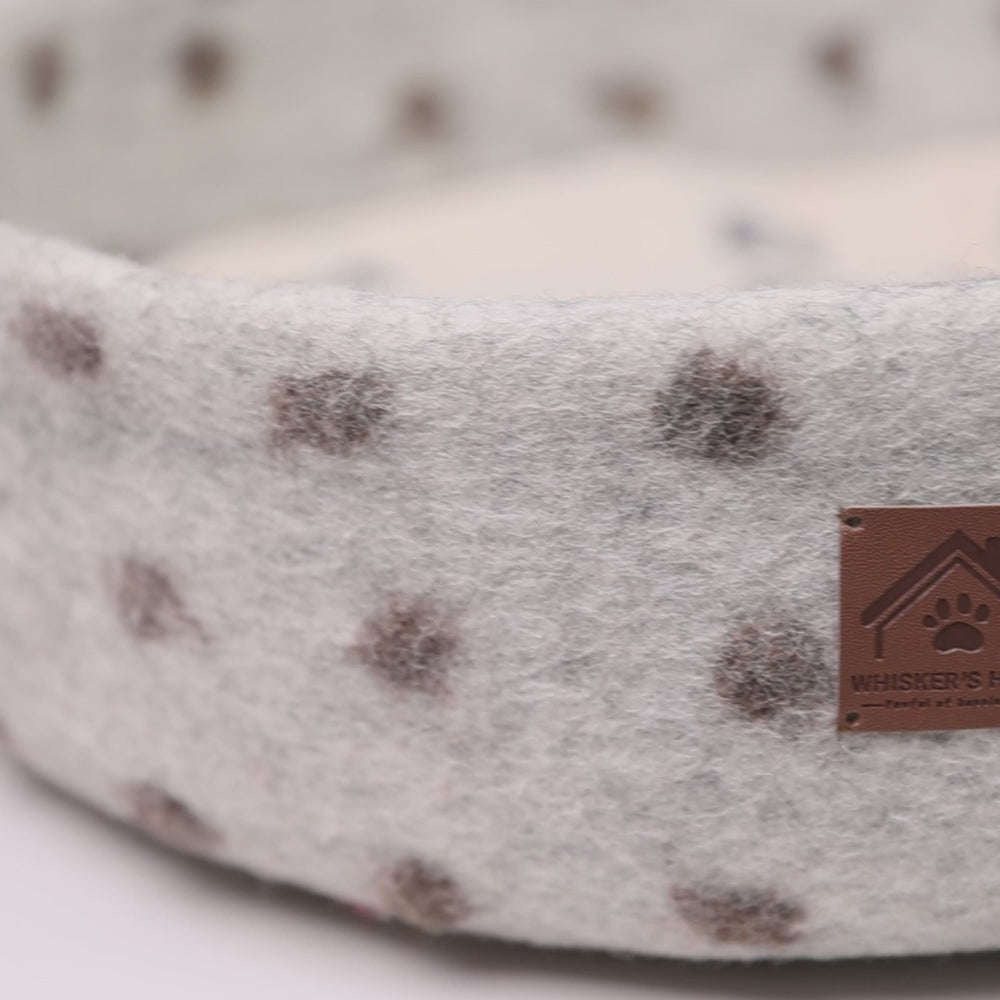 Spotty Handmade Felt Pet Bed 100% New Zealand Wool handmade color floral gray white cream pet product comfy